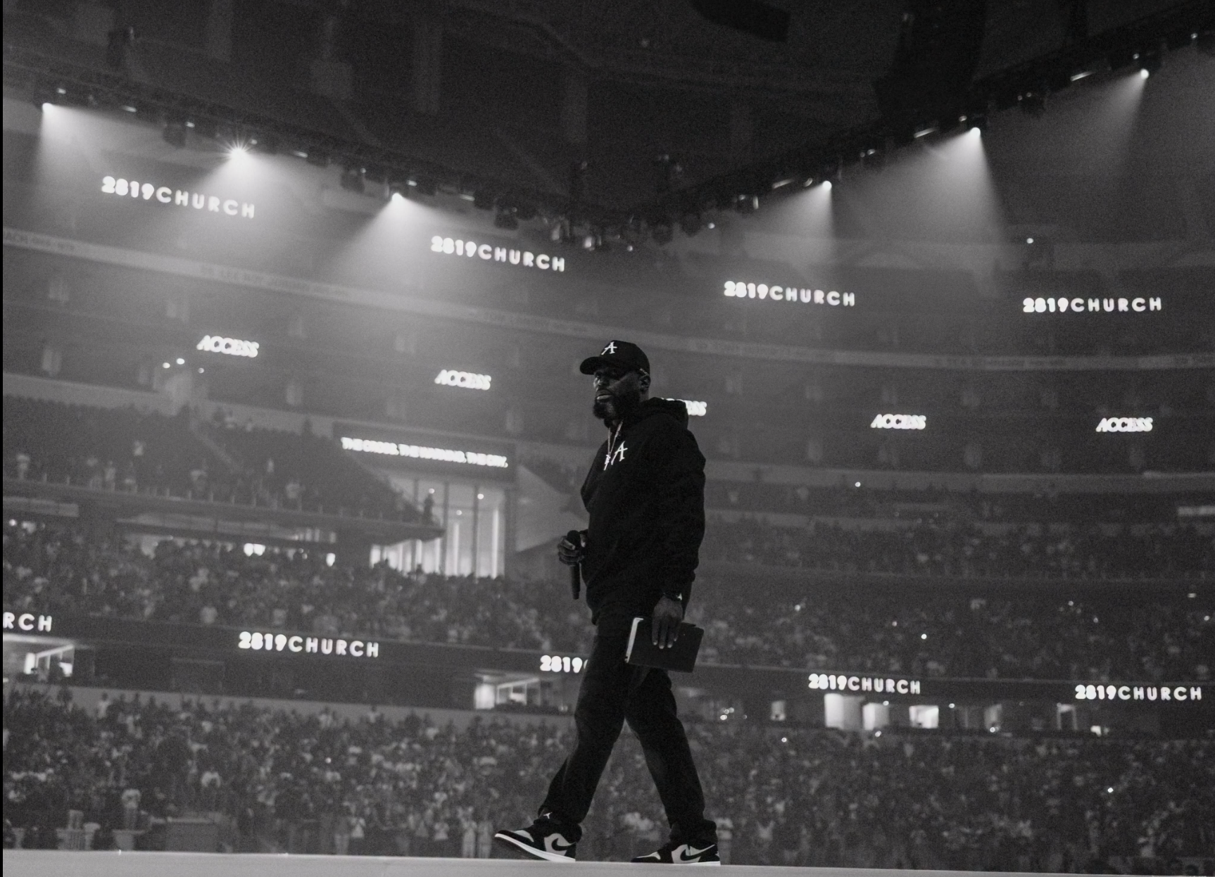 Philip Anthony Mitchell Draws 80,000 for a Texas Prayer Service